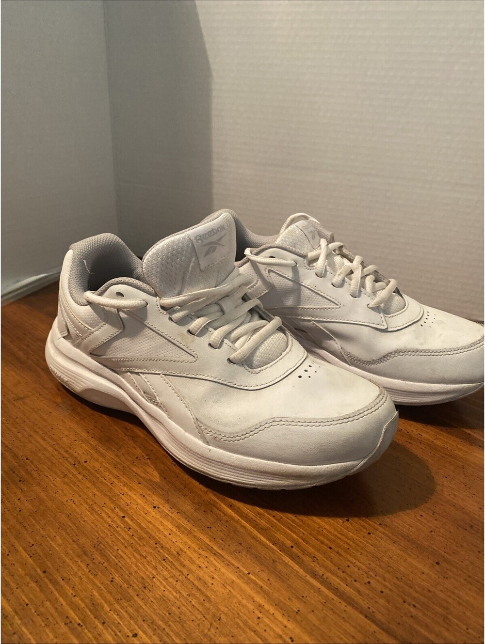 Reebok Walk Ultra DMX Max Women’s White Walking Shoes MemoryTech Size 8.5